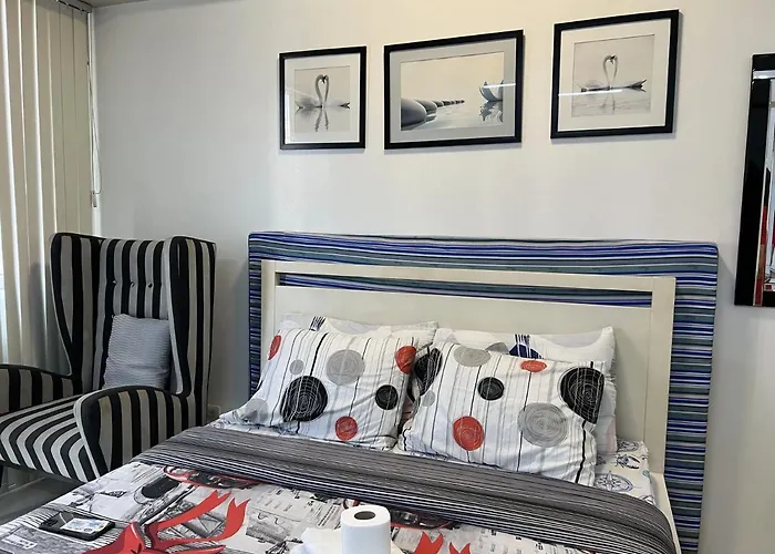 Del\'S Condotel